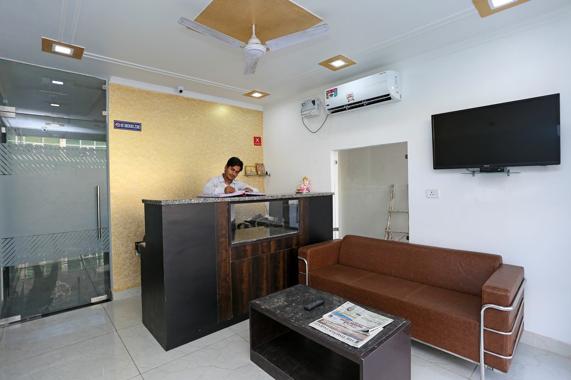 Hotel Aero Stay New Delhi Eksteriør billede