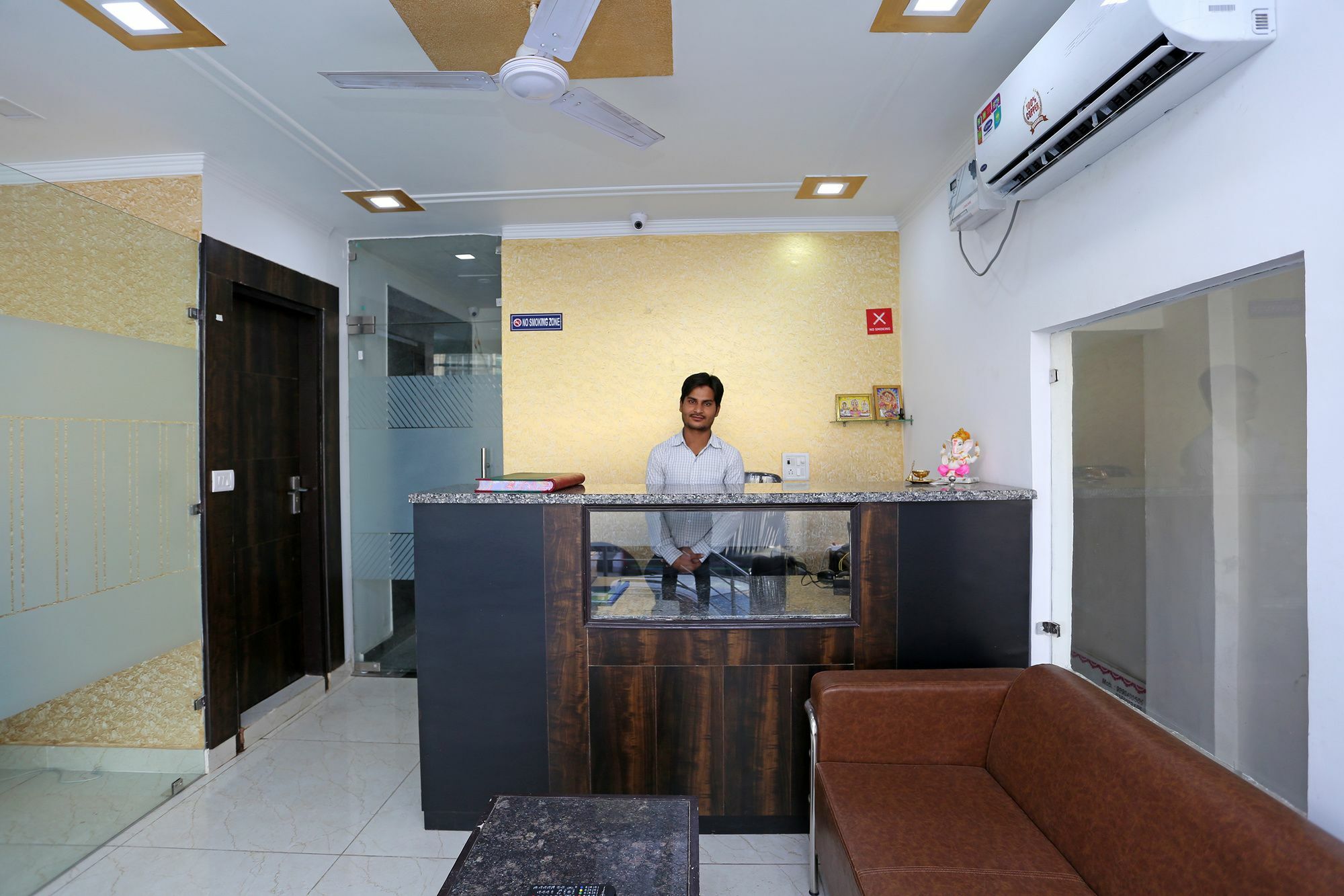 Hotel Aero Stay New Delhi Eksteriør billede